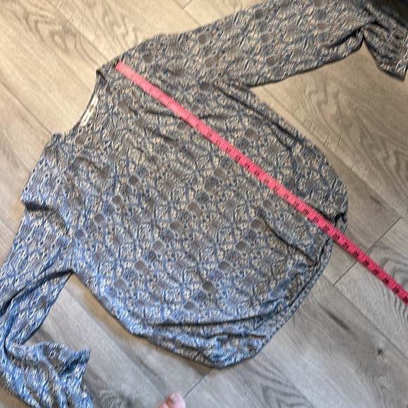 Max Studio top. Size medium - Picture 4 of 4